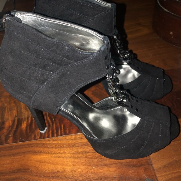 Calvin Klein heels - Picture 2 of 5